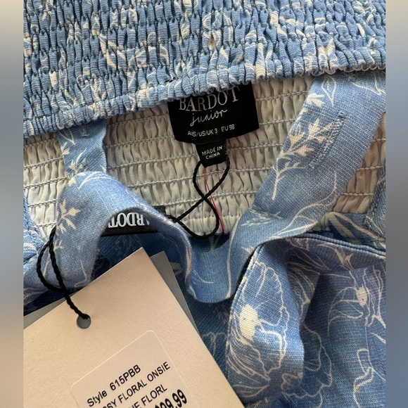 Onsie - Picture 4 of 4